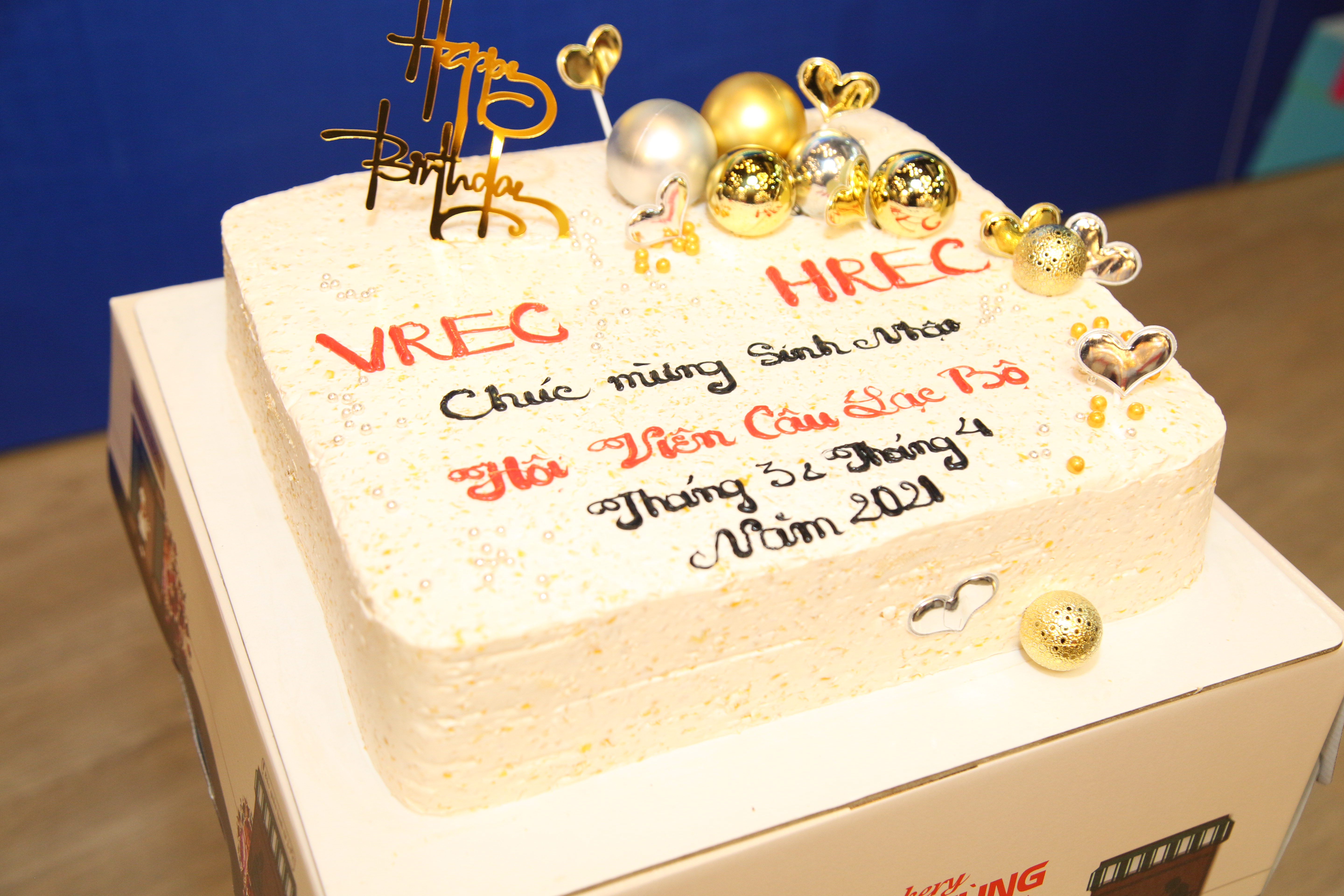 am-ap-tinh-than-mung-sinh-nhat-hoi-vien-thang-3-thang-4