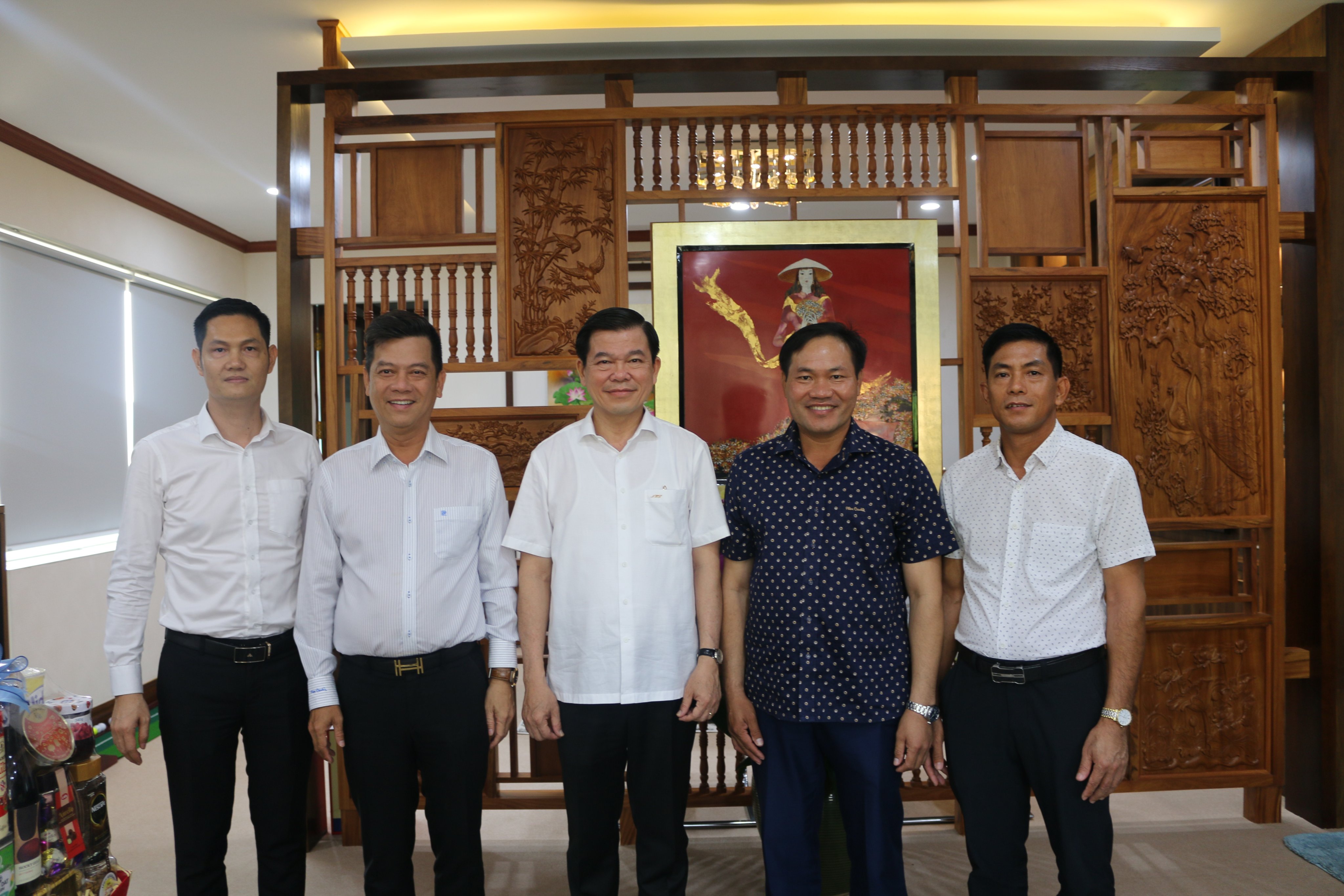 doan-cau-lac-bo-bat-dong-san-viet-nam-vrec-va-tp-hcm-hrec-chuc-tet-quy-lanh-dao-quy-doanh-nhan-va-quy-doi-tac