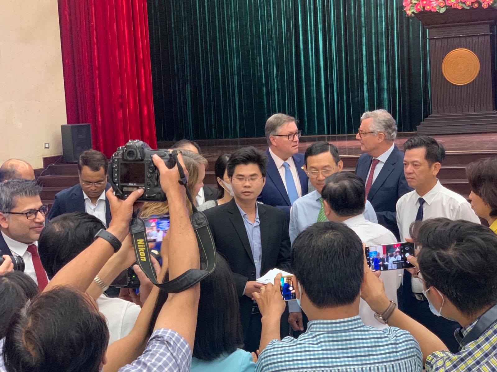 HỘI NGHỊ SƠ KẾT HOẠT ĐỘNG CỦA TỔ CÔNG TÁC VỀ ĐẦU TƯ VÀ LẤY Ý KIẾN GÓP Ý KẾ HOẠCH CẢI THIỆN MÔI TRƯỜNG ĐẦU TƯ NĂM 2021