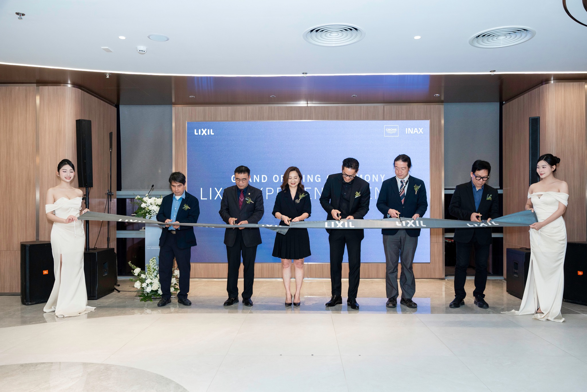 HOẠT ĐỘNG DOANH NGHIỆP HỘI VIÊN: LIXIL RA MẮT LEC HÀ NỘI - THÀNH CÔNG GHI DẤU ẤN KHÔNG GIAN THIẾT KẾ HIỆN ĐẠI, CÔNG NGHỆ TIÊN TIẾN VÀ TINH THẦN GIAO THOA ĐÔNG – TÂY