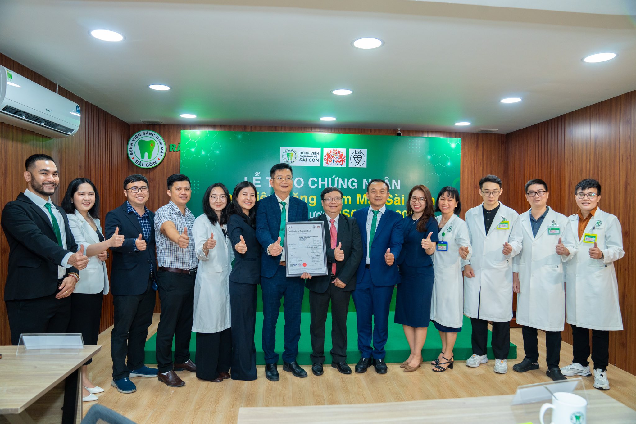 HOẠT ĐỘNG DOANH NGHIỆP HỘI VIÊN: BỆNH VIỆN RĂNG HÀM MẶT SÀI GÒN ĐÓN NHẬN CHỨNG NHẬN ISO 9001:2015